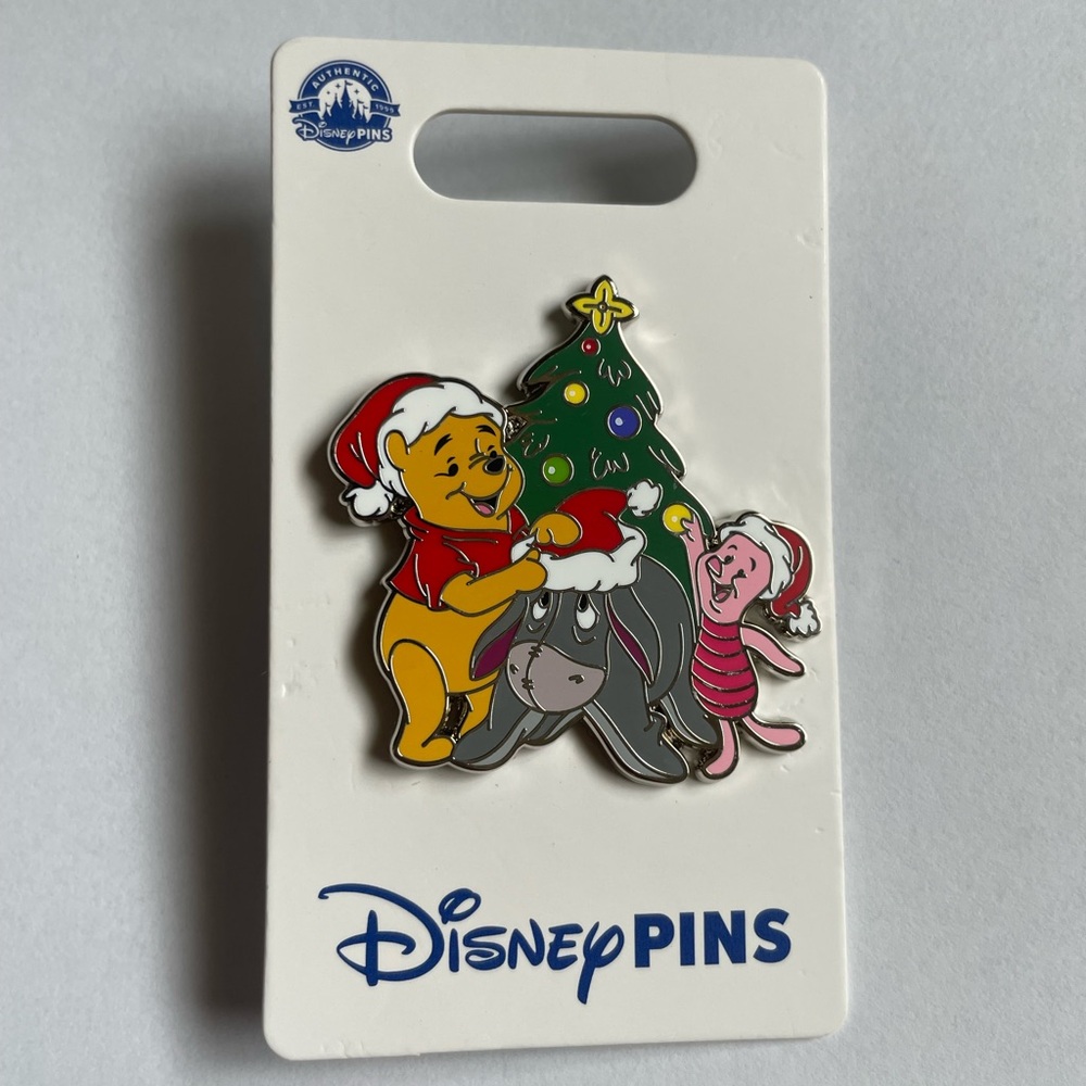 Disney Park Pin Trading Winnie The Pooh & Friends Christmas 🎄 Enamel Pin New